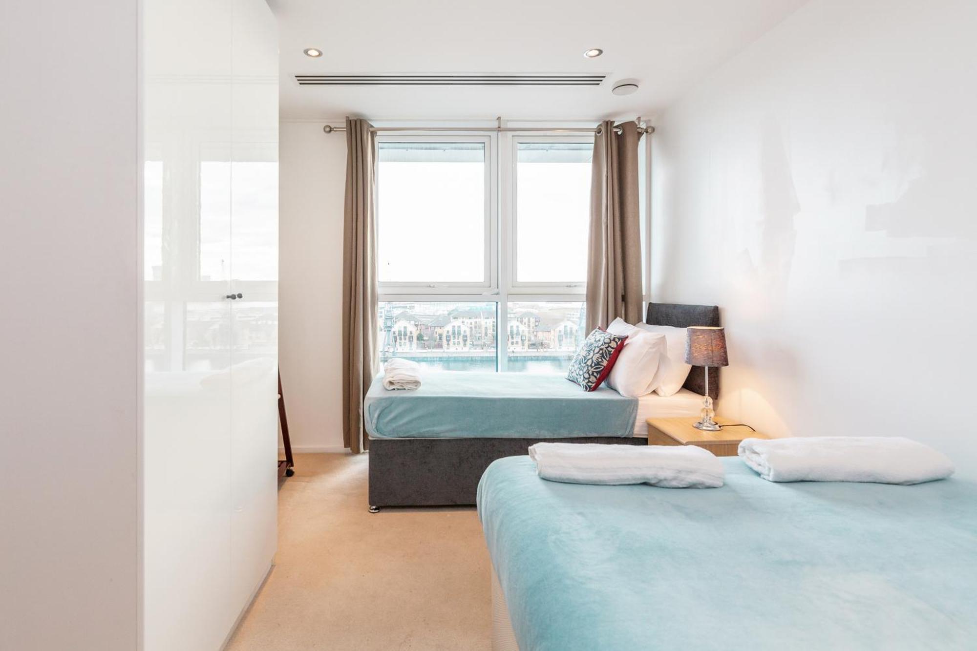 Excel Dock Apartments Лондон Экстерьер фото