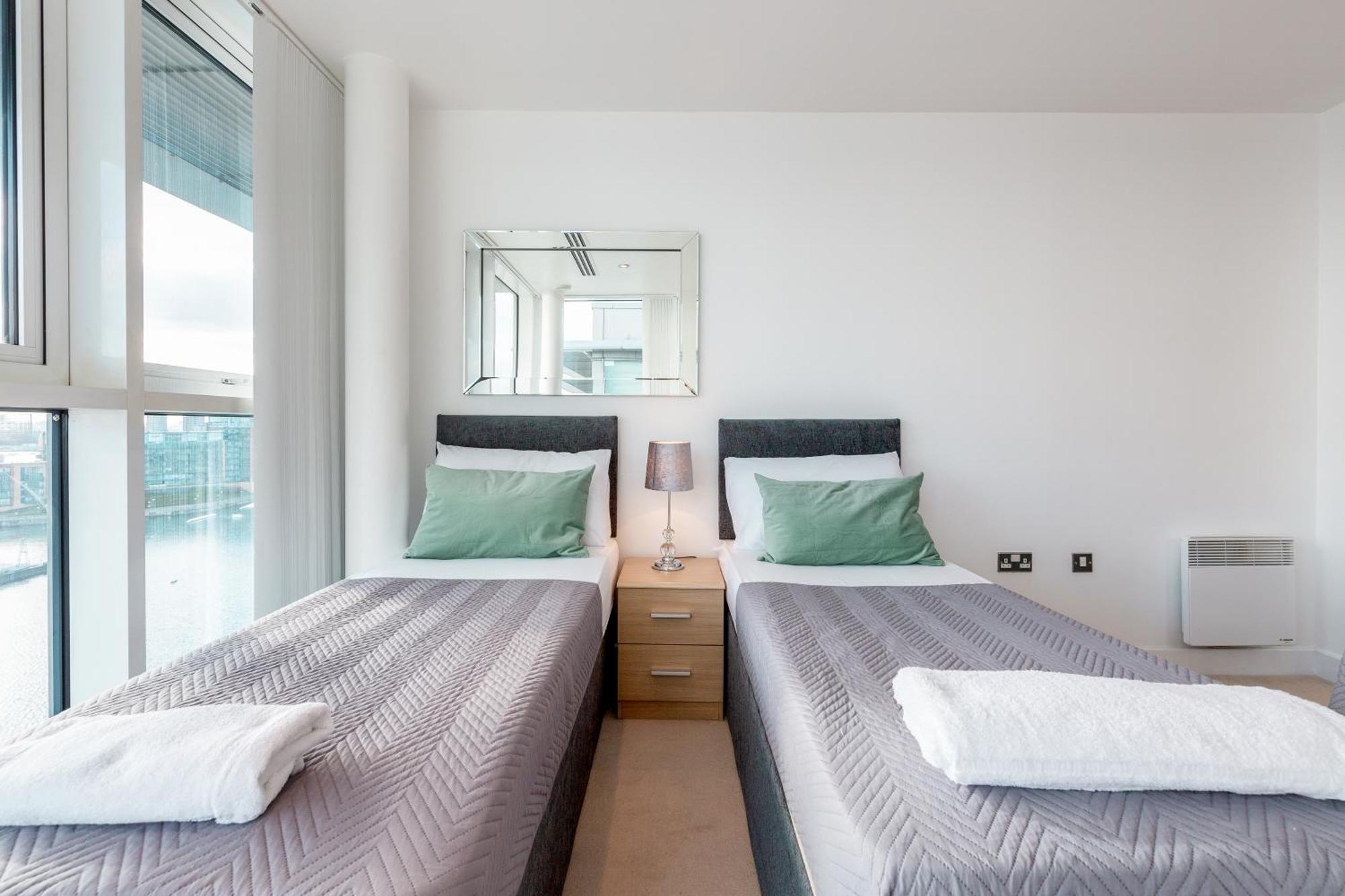 Excel Dock Apartments Лондон Экстерьер фото