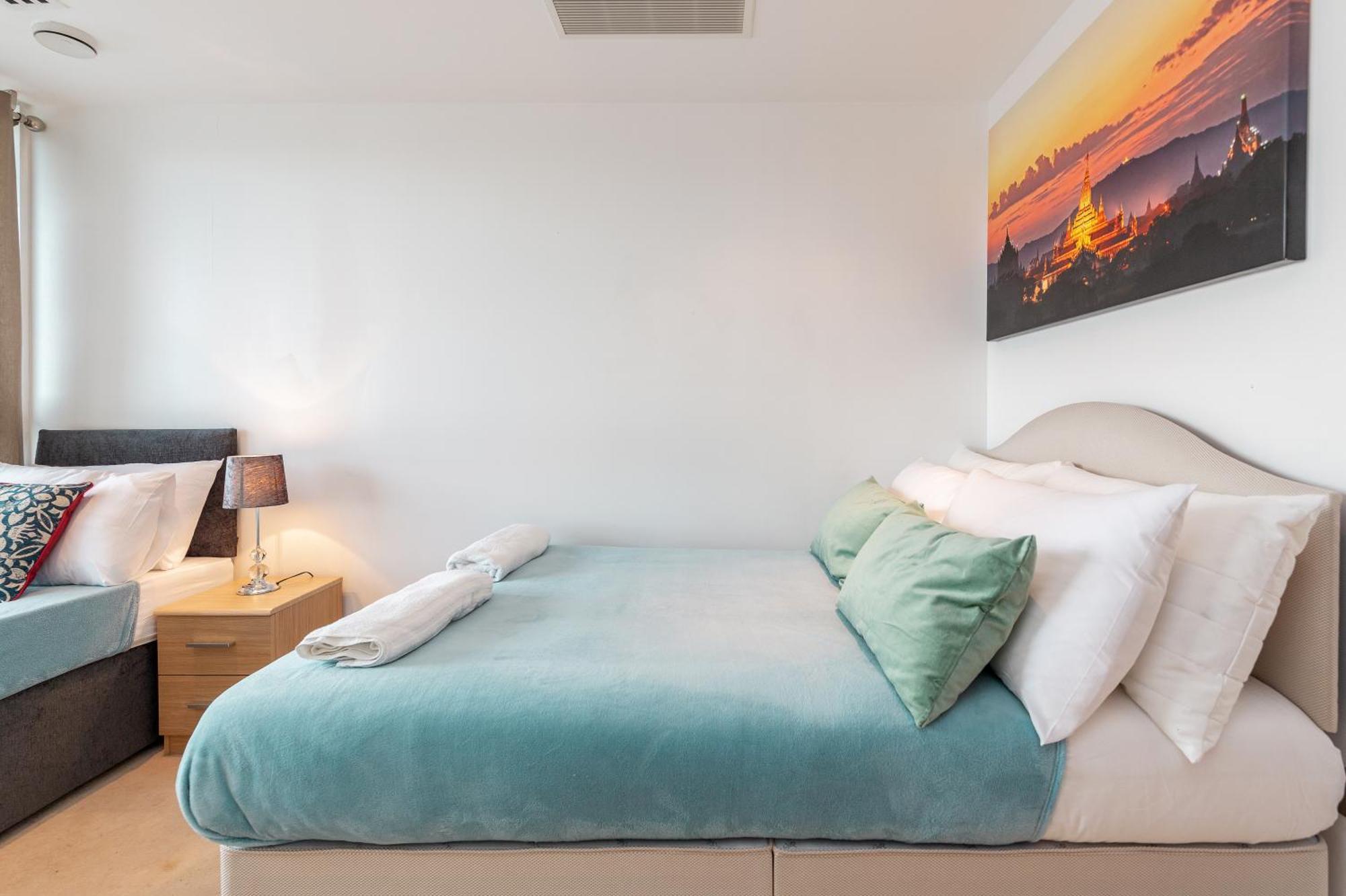 Excel Dock Apartments Лондон Экстерьер фото
