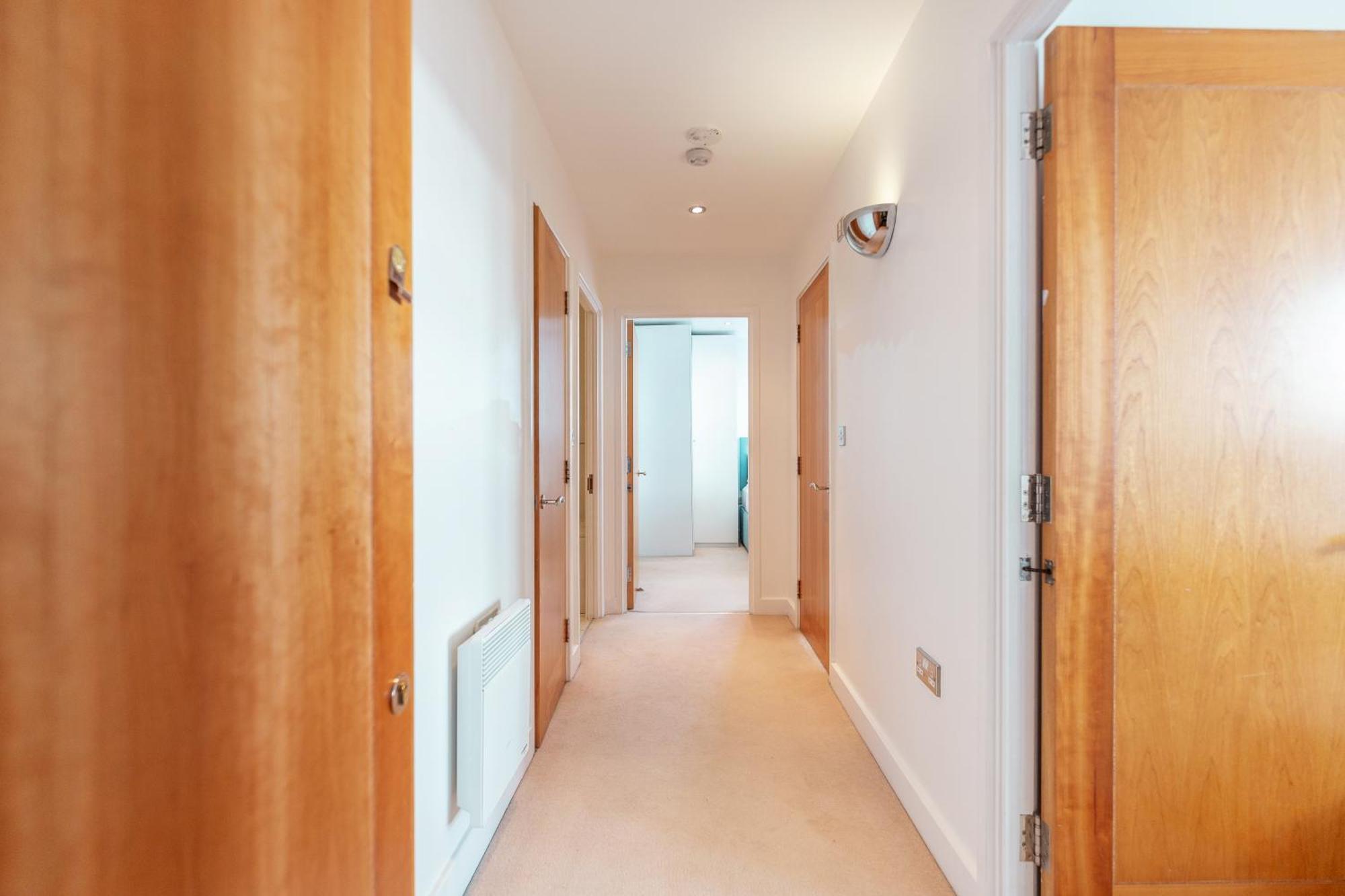 Excel Dock Apartments Лондон Экстерьер фото