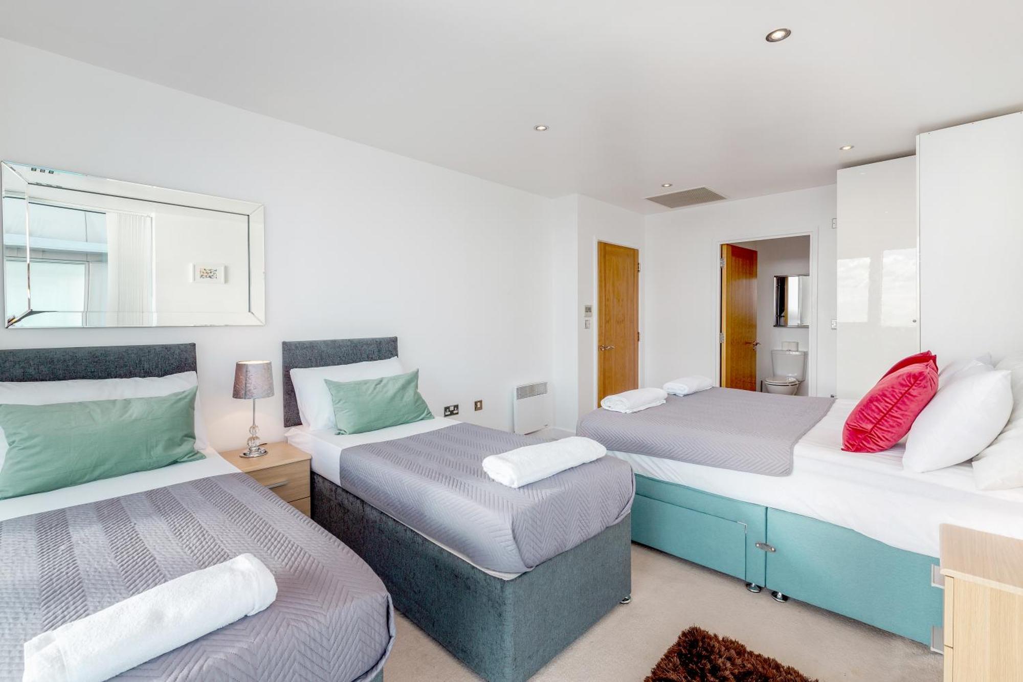 Excel Dock Apartments Лондон Экстерьер фото