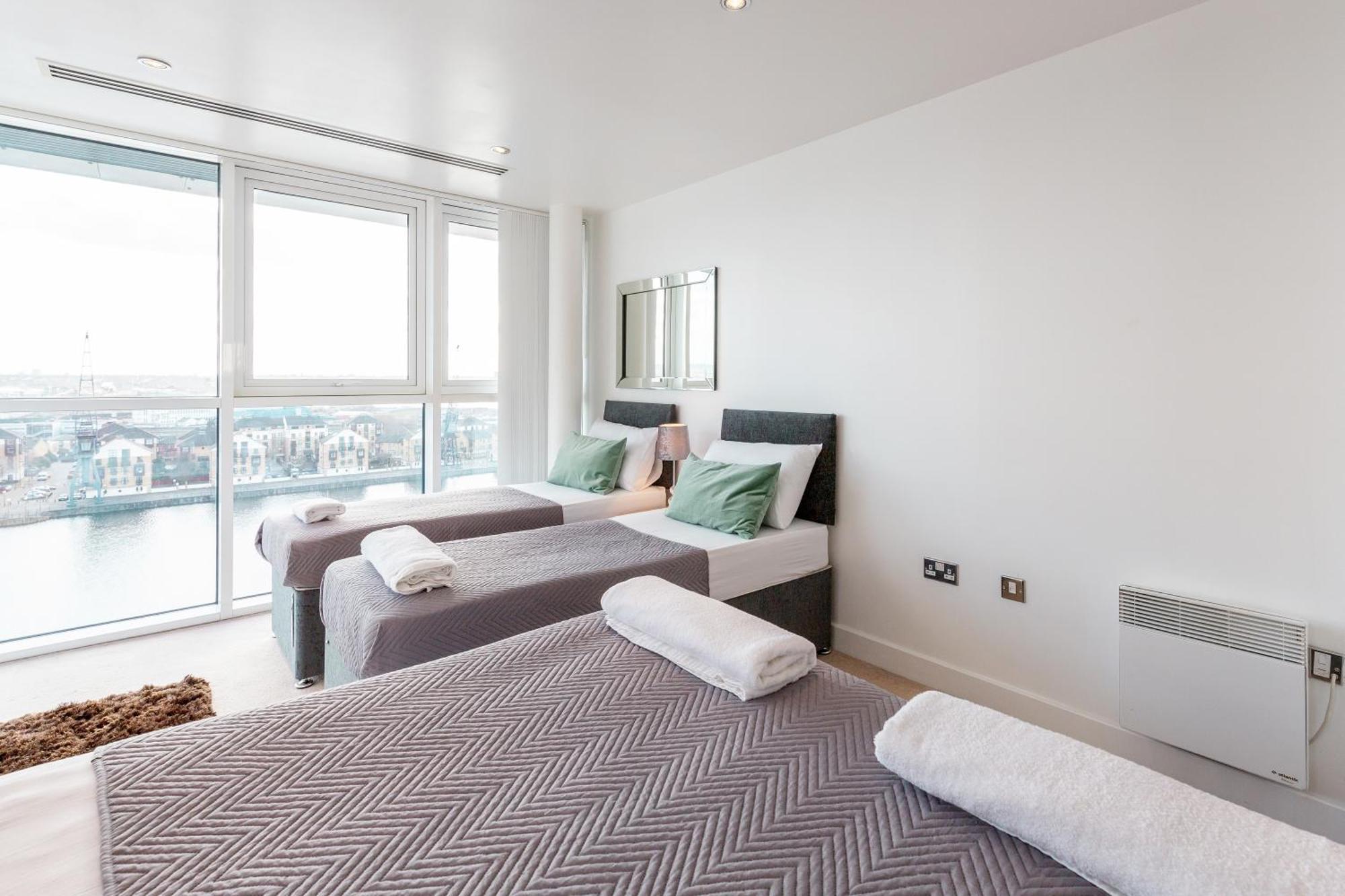 Excel Dock Apartments Лондон Экстерьер фото