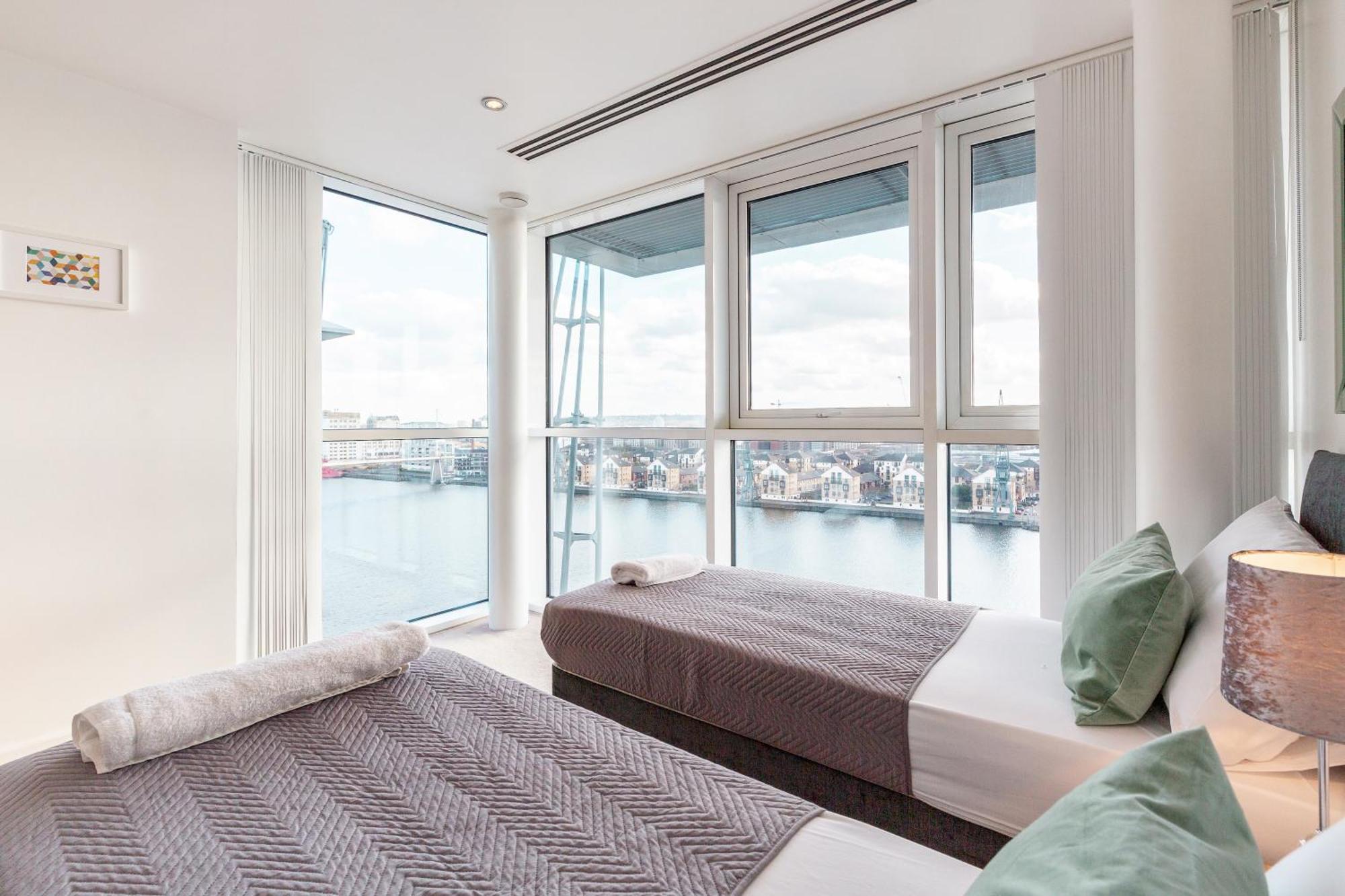 Excel Dock Apartments Лондон Экстерьер фото